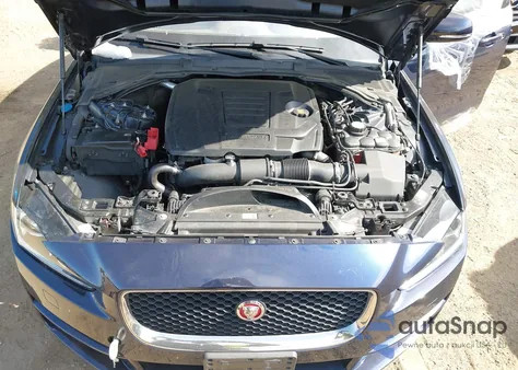 2018 Jaguar Xe 25T Premium z USA, uszkodzony, nr VIN SAJAJ4FX7JCP37906